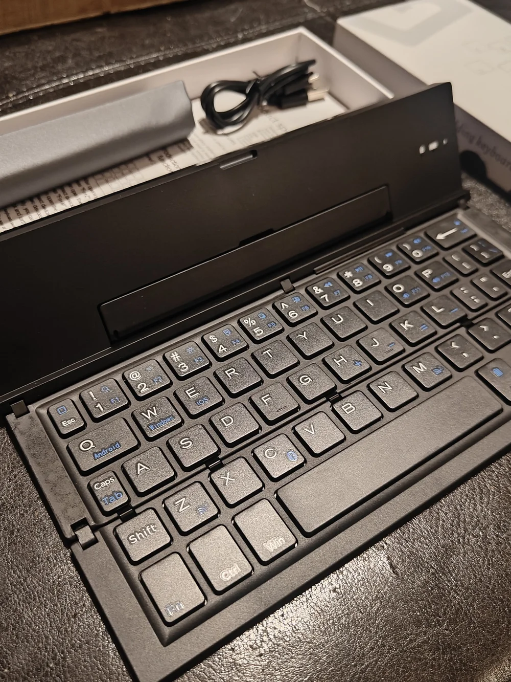 Foldable Bluetooth Keyboard for Tablets & Smartphones - Black